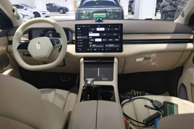 Used Hima AITO M7 2024 1.5T Intelligent Drive 4WD Ultra Version 5 Seats Center Console