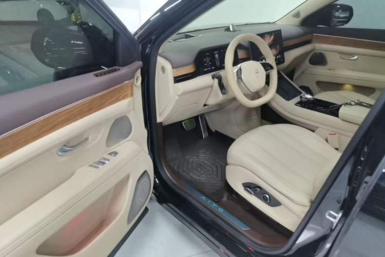 Used Hima AITO M7 2024 1.5T Intelligent Driving Rear-Drive Max Edition 5 Seats Driver Seat