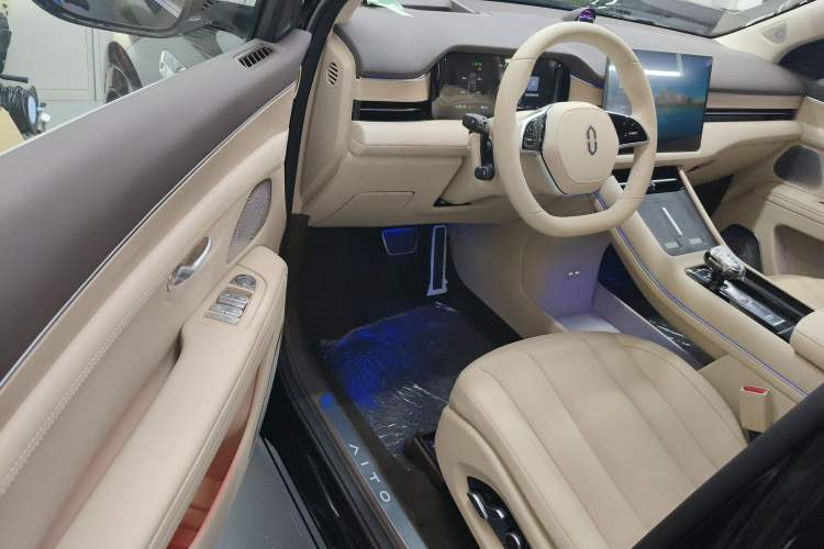Used Hima AITO M7 2024 1.5T Intelligent Driving Rear-Drive Pro Version 5 Seats Driver Seat