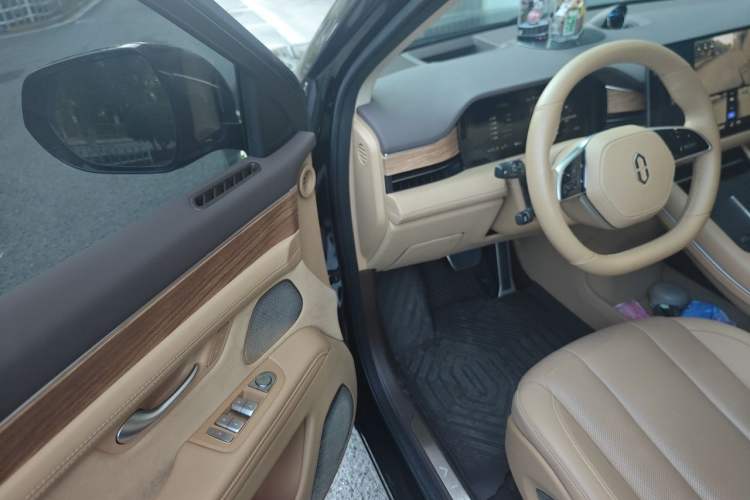 Used Hima AITO M7 2024 1.5T Intelligent Driving 4WD Ultra Version 6 Seats Driver Seat