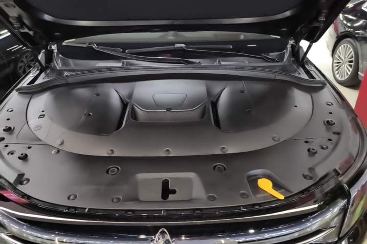 Used Hima AITO M7 2024 1.5T Intelligent Driving Rear-Drive Pro Version 5 Seats Engine Bay