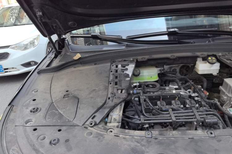 Used Hima AITO M7 2024 1.5T Rear-Drive Plus Version 5 Seats Engine Bay Right