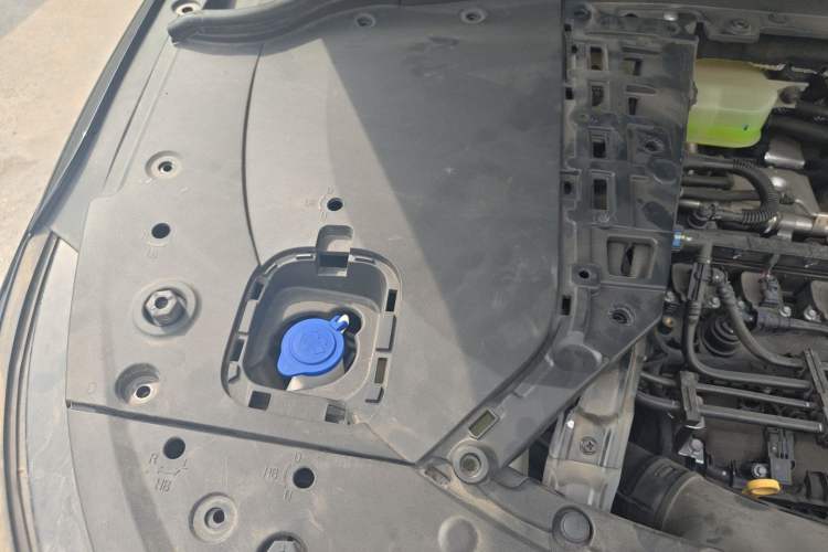 Used Hima AITO M7 2024 1.5T Rear-Drive Plus Version 5 Seats Engine Bay Right