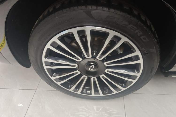 Used Hima AITO M7 2024 1.5T Intelligent Drive 4WD Ultra Version 5 Seats Exterior 3