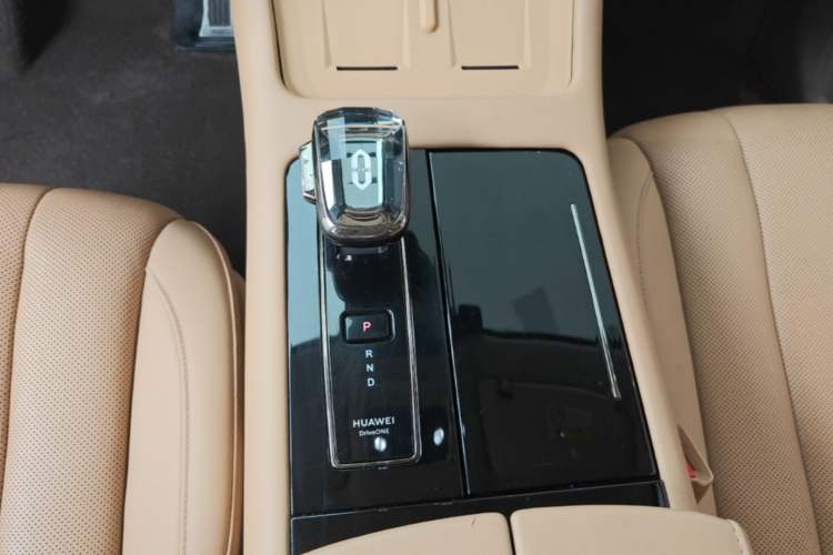 Used Hima AITO M7 2024 1.5T Intelligent Driving Rear-Drive Max Edition 6 Seats Gear Lever