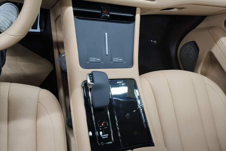 Used Hima AITO M7 2024 1.5T Intelligent Driving Rear-Drive Pro Version 5 Seats Gear Lever