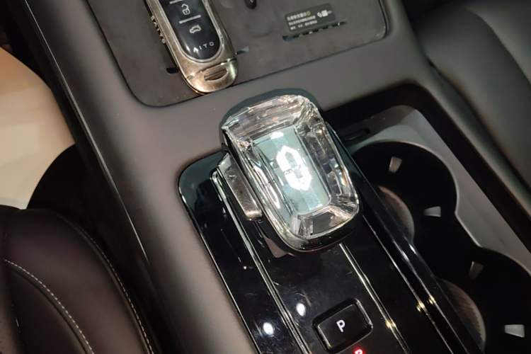 Used Hima AITO M7 2024 1.5T Intelligent Driving Rear-Drive Max Edition 5 Seats Gear Lever
