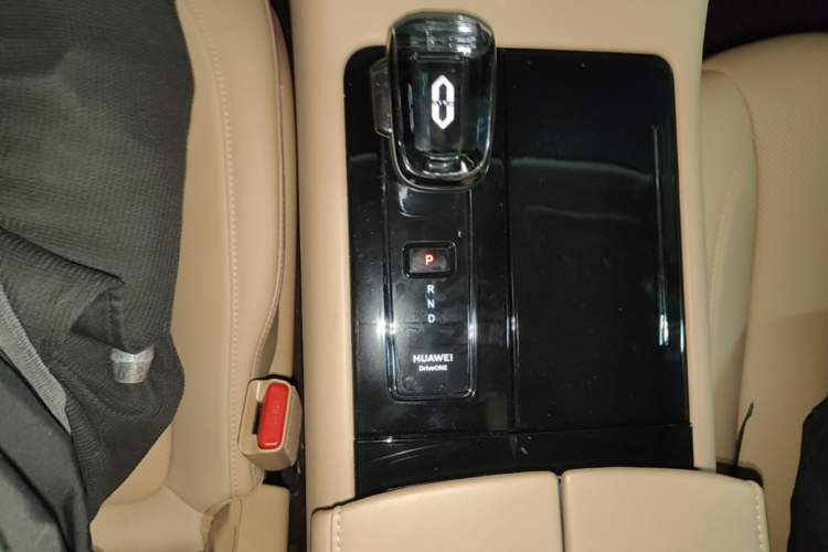 Used Hima AITO M7 2024 1.5T Intelligent Driving Rear-Drive Pro Version 5 Seats Gear Lever