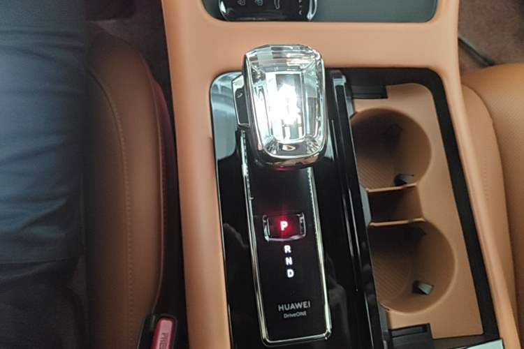 Used Hima AITO M7 2024 1.5T Intelligent Driving Rear-Drive Ultra Version 6 Seats Gear Lever