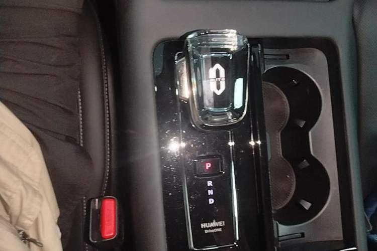 Used Hima AITO M7 2024 1.5T Intelligent Driving Rear-Drive Max Edition 6 Seats Gear Lever