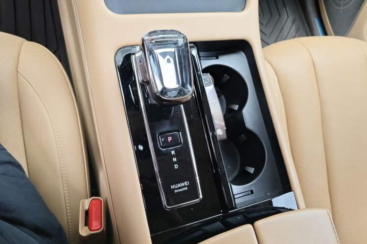 Used Hima AITO M7 2024 1.5T Intelligent Driving Rear-Drive Ultra Version 6 Seats Gear Lever