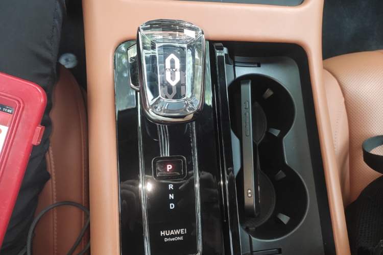 Used Hima AITO M7 2024 1.5T Intelligent Drive Rear-Drive Ultra Version 5 Seats Gear Lever