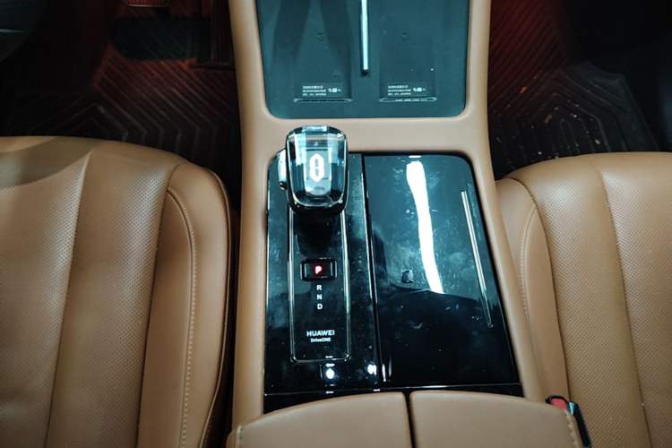 Used Hima AITO M7 2024 1.5T Intelligent Drive Rear-Drive Ultra Version 5 Seats Gear Lever