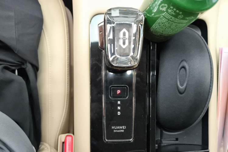 Used Hima AITO M7 2024 1.5T Intelligent Driving 4WD Max Edition 5 Seats Gear Lever
