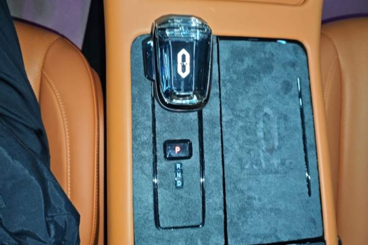 Used Hima AITO M7 2024 1.5T Intelligent Driving Rear-Drive Ultra Version 6 Seats Gear Lever