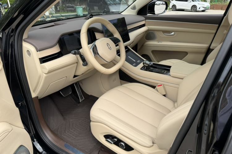 Used Hima AITO M7 2024 1.5T Intelligent Driving Rear-Drive Pro Version 5 Seats Interior 4