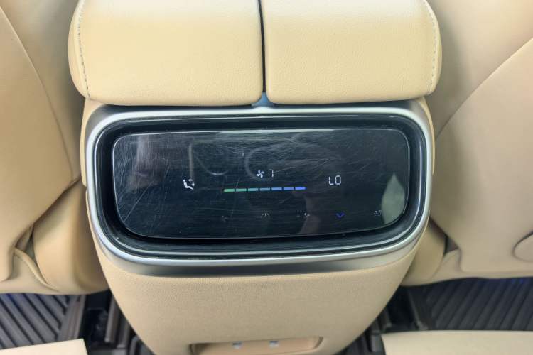 Used Hima AITO M7 2024 1.5T Rear-Drive Plus Version 5 Seats Interior 9