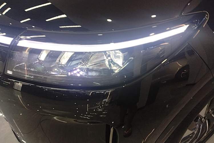 Used Hima AITO M7 2024 1.5T Rear-Drive Plus Version 5 Seats Left Front Headlight