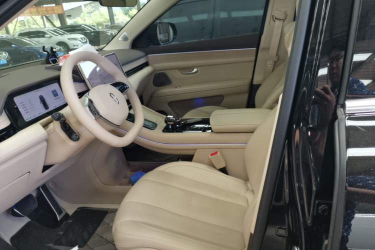 Used Hima AITO M7 2024 1.5T Intelligent Drive 4WD Ultra Version 5 Seats Left Front Seat