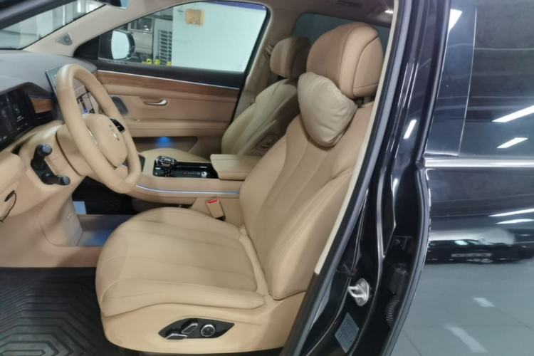 Used Hima AITO M7 2024 1.5T Intelligent Drive Rear-Drive Ultra Version 5 Seats Left Front Seat