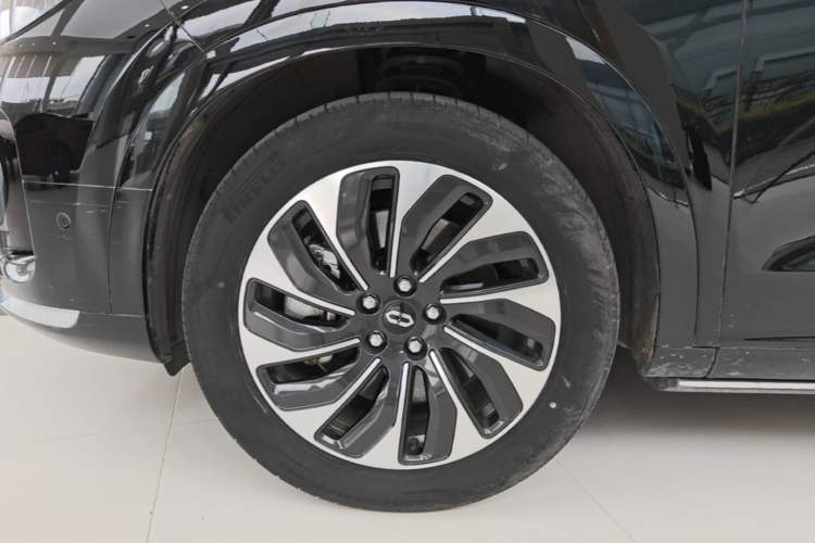 Used Hima AITO M7 2024 1.5T Intelligent Driving Rear-Drive Max Edition 6 Seats Left Front Wheel Hub