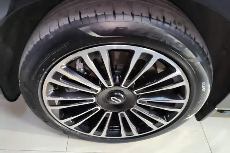 Used Hima AITO M7 2024 1.5T Intelligent Driving 4WD Max Edition 5 Seats Left Front Wheel Hub