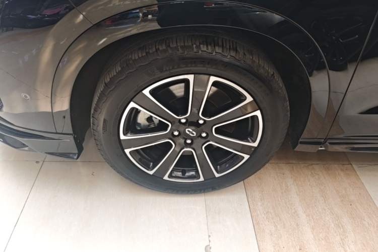 Used Hima AITO M7 2024 1.5T Intelligent Driving Rear-Drive Pro Version 5 Seats Left Front Wheel Hub