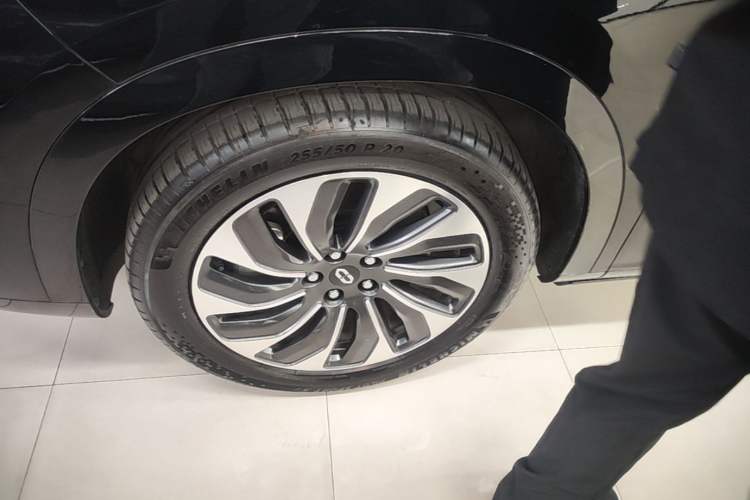 Used Hima AITO M7 2024 1.5T Intelligent Driving Rear-Drive Max Edition 5 Seats Left Front Wheel Hub