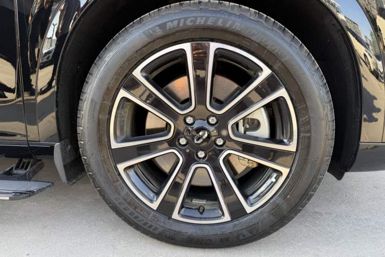 Used Hima AITO M7 2024 1.5T Intelligent Driving Rear-Drive Pro Version 5 Seats Left Front Wheel Hub