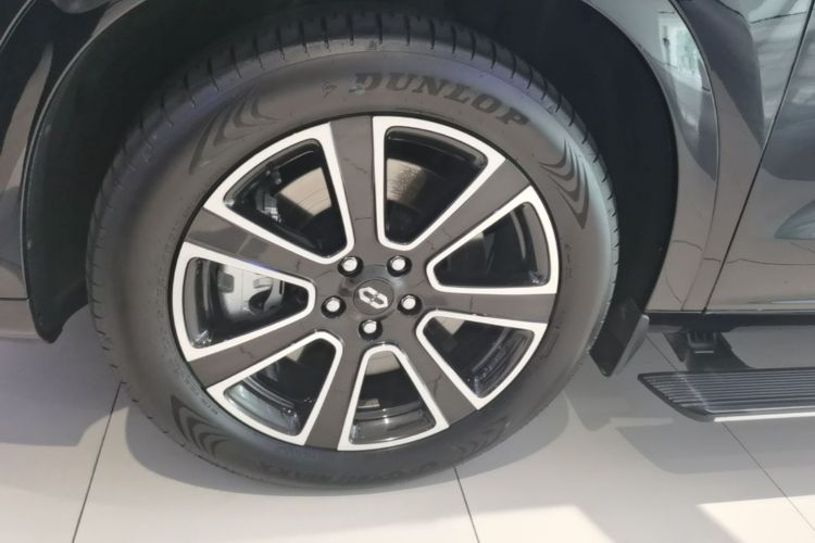 Used Hima AITO M7 2024 1.5T Intelligent Drive 4WD Ultra Version 5 Seats Left Front Wheel Hub
