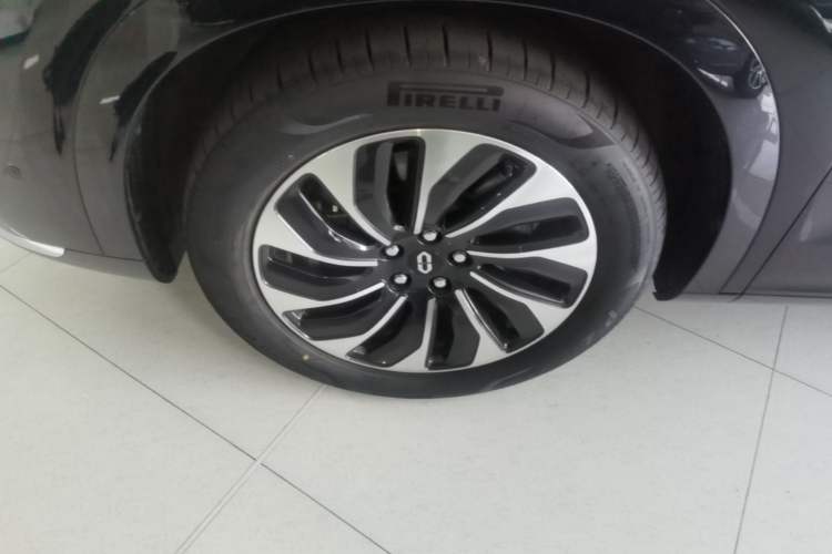 Used Hima AITO M7 2024 1.5T Intelligent Driving Rear-Drive Max Edition 5 Seats Left Front Wheel Hub