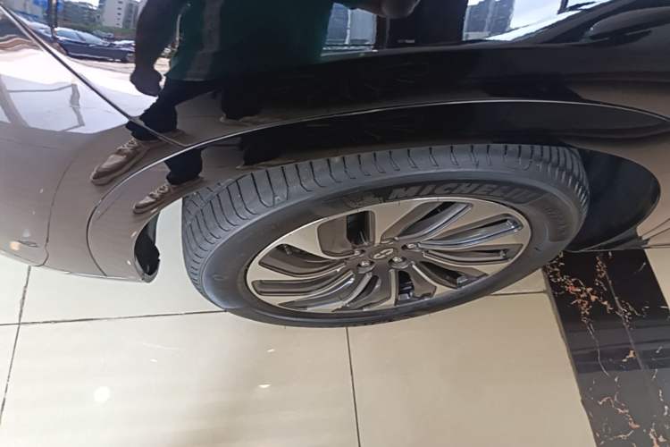 Used Hima AITO M7 2024 1.5T Intelligent Driving 4WD Max Edition 5 Seats Left Front Wheel Hub
