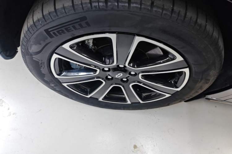 Used Hima AITO M7 2024 1.5T Intelligent Drive 4WD Ultra Version 5 Seats Left Front Wheel Hub