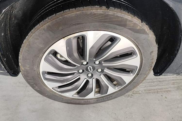 Used Hima AITO M7 2024 1.5T Rear-Drive Plus Version 6 Seats Left Front Wheel Hub
