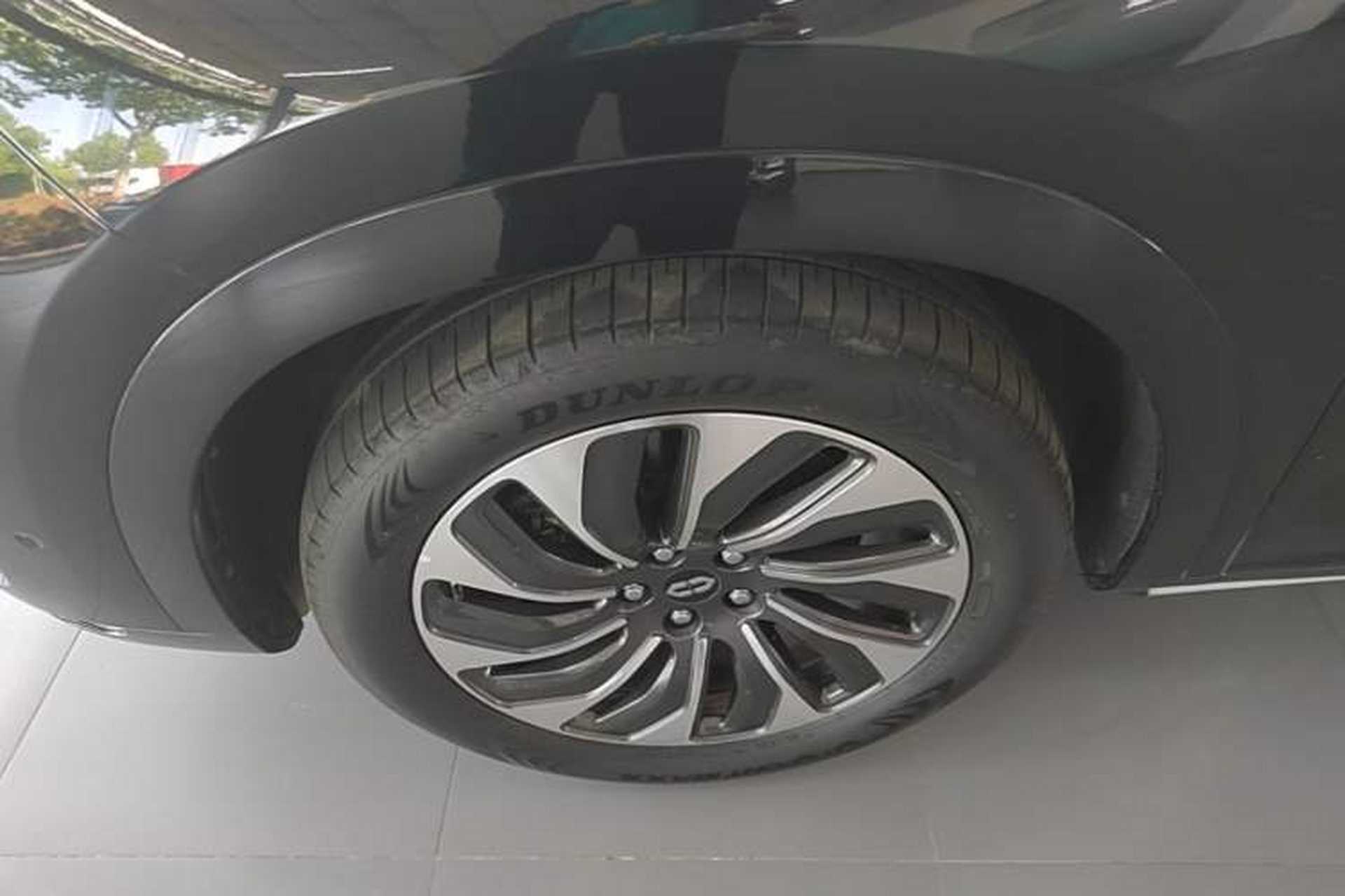 Used Hima AITO M7 2024 1.5T Rear-Drive Plus Version 5 Seats Left Front Wheel Hub