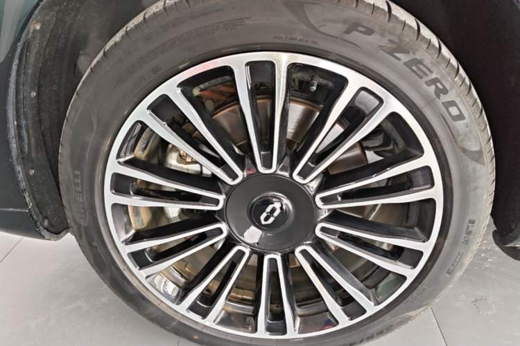 Used Hima AITO M7 2024 1.5T Intelligent Drive Rear-Drive Ultra Version 5 Seats Left Front Wheel Hub
