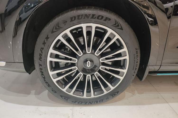Used Hima AITO M7 2024 1.5T Intelligent Drive 4WD Ultra Version 5 Seats Left Front Wheel Hub