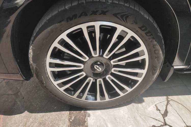 Used Hima AITO M7 2024 1.5T Intelligent Drive Rear-Drive Ultra Version 5 Seats Left Front Wheel Hub