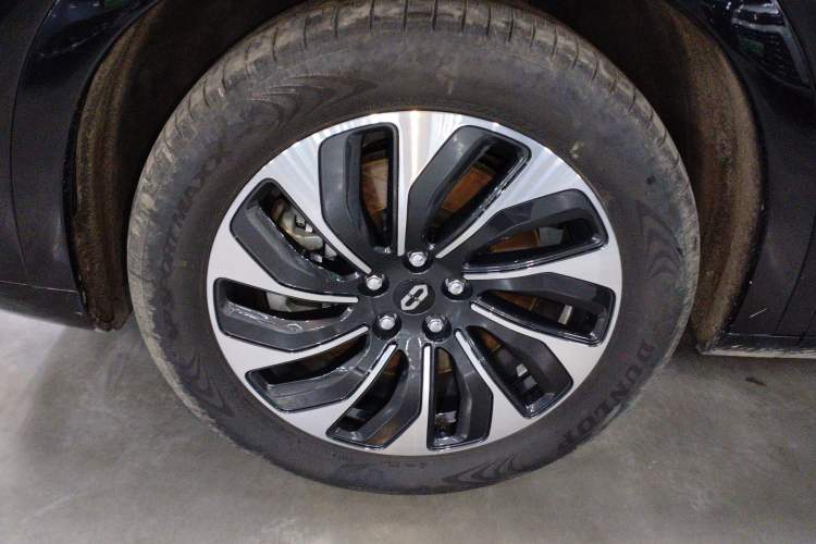 Used Hima AITO M7 2024 1.5T Rear-Drive Plus Version 5 Seats Left Front Wheel Hub