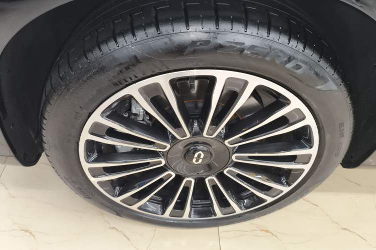 Used Hima AITO M7 2024 1.5T Intelligent Driving Rear-Drive Ultra Version 6 Seats Left Front Wheel Hub