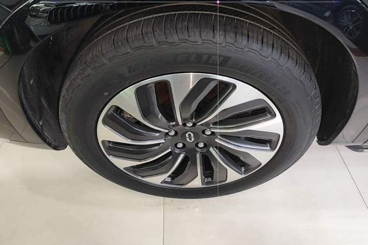 Used Hima AITO M7 2024 1.5T Intelligent Driving 4WD Max Edition 5 Seats Left Front Wheel Hub