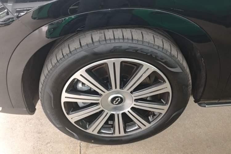 Used Hima AITO M7 2024 1.5T Intelligent Driving Rear-Drive Pro Version 5 Seats Left Front Wheel Hub