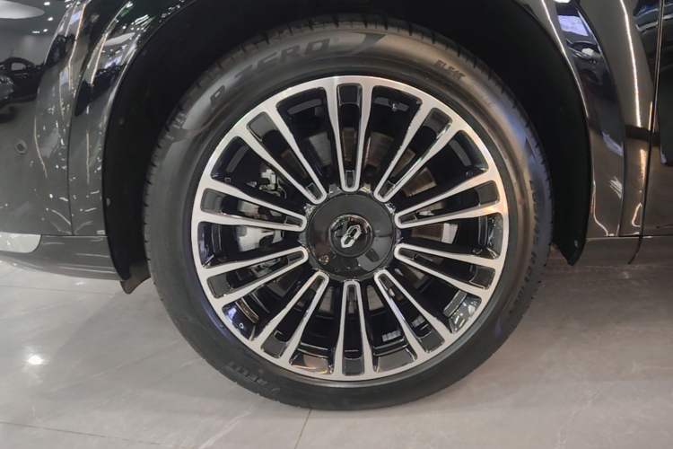 Used Hima AITO M7 2024 1.5T Intelligent Driving 4WD Max Edition 5 Seats Left Front Wheel Hub