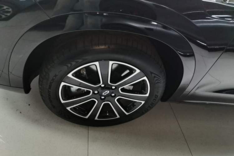 Used Hima AITO M7 2024 1.5T Intelligent Drive 4WD Ultra Version 5 Seats Left Front Wheel Hub