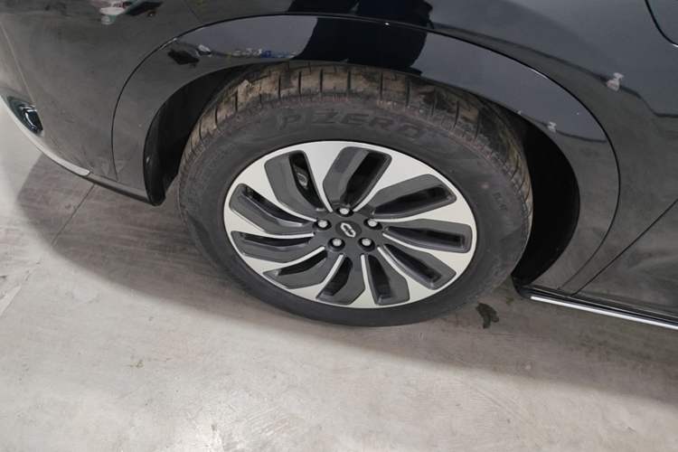 Used Hima AITO M7 2024 1.5T Intelligent Driving Rear-Drive Max Edition 5 Seats Left Front Wheel Hub