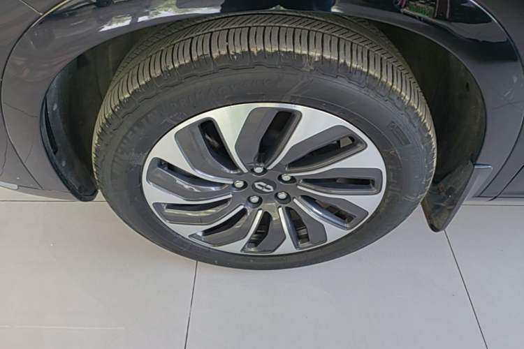 Used Hima AITO M7 2024 1.5T Intelligent Drive 4x4 Max Edition 6 Seats Left Front Wheel Hub