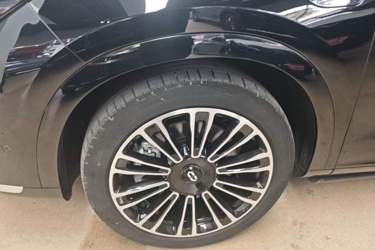 Used Hima AITO M7 2024 1.5T Intelligent Driving Rear-Drive Ultra Version 6 Seats Left Front Wheel Hub