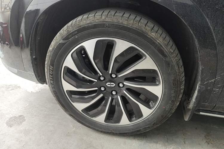 Used Hima AITO M7 2024 1.5T Intelligent Driving 4WD Max Edition 5 Seats Left Front Wheel Hub
