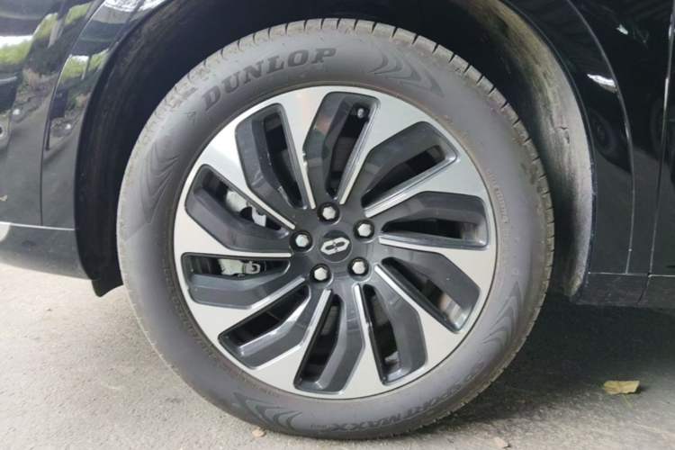Used Hima AITO M7 2024 1.5T Intelligent Driving Rear-Drive Max Edition 5 Seats Left Front Wheel Hub