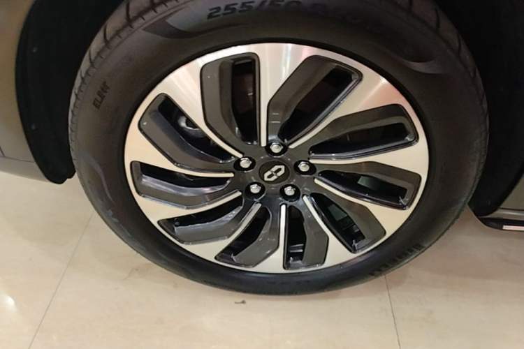 Used Hima AITO M7 2024 1.5T Intelligent Driving Rear-Drive Max Edition 6 Seats Left Front Wheel Hub